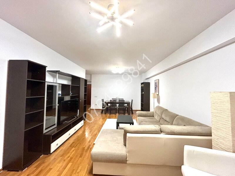 Sos. Nordului, str. Barajul Arges, bl. 2009, 5min. Parc Herastrau, parcare.